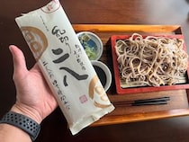 NEW王者誕生！ 振り切った「極端な乱切り仕上げ」が最高すぎ!!【家そば放浪記】第83束：ヨークフーズで買った、奈良屋『乱切り二八』税込365円（1人前183円）