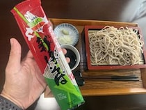 「家」判定の理由は、あまりにも “コムギー”【家そば放浪記】第303束：北海道「スーパーアークス」で買った、新得物産『北海道十勝 新得そば』319円（1人前107円）