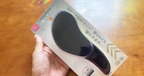 【100均検証】とかすだけで髪サラサラになるダイソーの「立体ヘアブラシ」を本来とは違う使い方をしてるのだが、気持ちよすぎて手放せない！