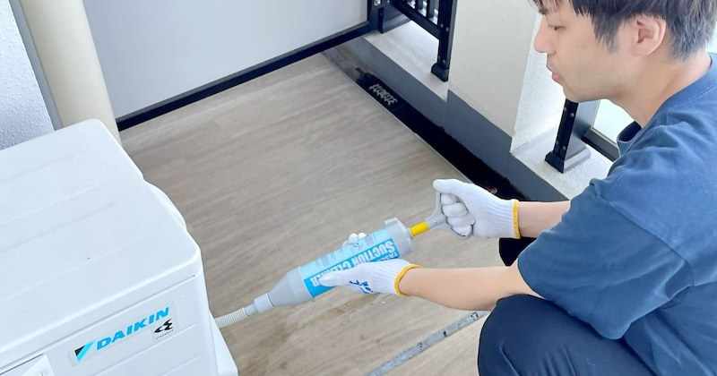 エアコンの水漏れ予防に「排水ホース用ポンプ」を使ってみたら、謎の白い物体が出てきた