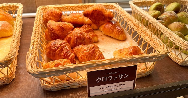 パン食べ放題は『フォルクス』がこっそり最高! プラス220円で焼きたてクロワッサン天国 / ハンバーグランチと合わせても1628円
