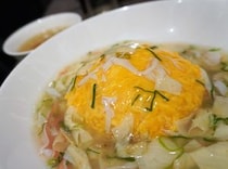 王将の『湯葉の天津飯』はガチ / 真の “極王天津飯” を「GYOZA OHSHO」で見つけた