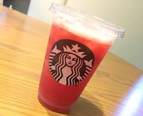 【スタバ新作】スイカ果汁を使った「シェイクン ウォーターメロン & パッション ティー」を飲んでみた！ 高級な野菜ジュースっぽい味!!