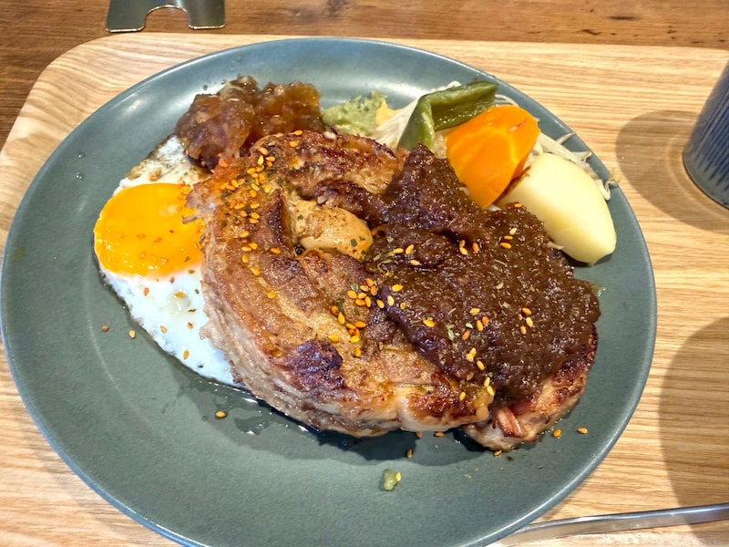 肉塊400グラム! 門前仲町にオープンした「チャーシューエッグ専門店」でキングサイズを喰らってきた