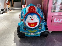 【中国】ドラえもん、山西省でトランスフォーマーみたいになってた