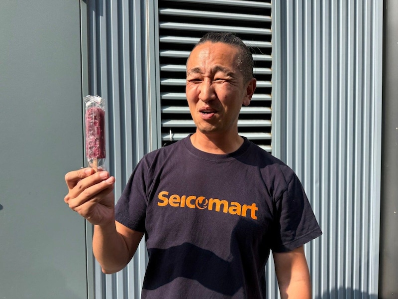 【真似厳禁】どれだけ暑くてもアイスを食べ続ければ何とかなる説！ 37度の直射日光下で試してみた結果