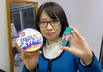 【検証】あまりにも「チョコミントは歯磨き粉と同じ。アイスに歯磨き粉つけて食えよ」と言われるので試すことにした