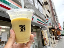 【都内2区限定】セブンの『焼きとうもろこしスムージー（498円）』がめっちゃ甘い！ 新感覚すぎる「おかず系」を飲んでみた結果