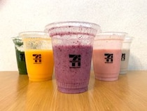 【知ってる？】セブンで最近ようやく増えてきた「マシンで作るスムージー」を6種類全部飲んでみた