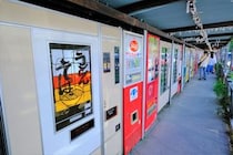 レトロ自販機の聖地『中古タイヤ市場 相模原店』訪問レポート / スムーズに楽しむためのポイント4点