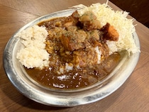 中野で噂の二郎系カレー「ケン二郎カレー」を食べてみた → ニンニクとアブラもすごいがカレーが強い！