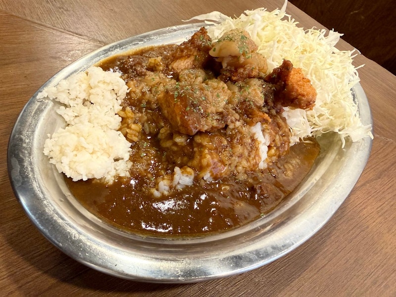 中野で噂の二郎系カレー「ケン二郎カレー」を食べてみた → ニンニクとアブラもすごいがカレーが強い！