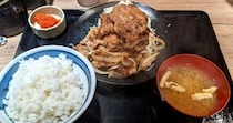 出店が相次ぐ「築地銀だこ」系列の定食屋「野郎めし」に行ったら、練度の高いスタッフが揃っていてビックリした！