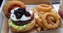 築地銀だこのホットランドが原宿に「ジューザバーガー」2号店を出店！ 店舗限定メニューを食べてみた