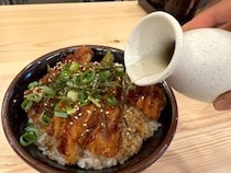 【瞬殺】かつ丼なのにサラサラいけちゃう！ 吉兵衛の「ひやだしかつ丼」はたぶん世界一早く食べ終わるカツ丼だった