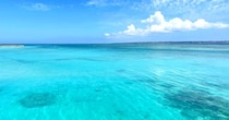 エメラルドグリーンの海に感動！ 沖縄の離島「水納島」は本島から船で約15分の真夏の楽園だった