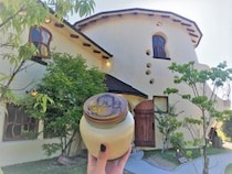 【プリン天国】人の顔サイズで有名な「大仏プリン」の本店『プリンの森』に行ってみた！ プリンカラーの建物がゆめ可愛いぃぃぃー!!
