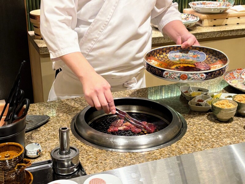 お鮨屋さんが手がける焼かない焼肉ってなに?真相をたしかめるべく「焼うお いし川 銀座凛華楼」へ行ってみた