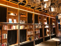 本に囲まれて寝落ちできる！泊まれる本屋 「BOOK AND BED（ブック アンド ベッド）」に行ってみた