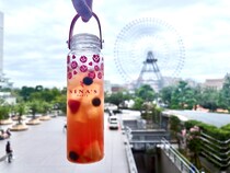 見つけたら即ゲット推奨！日本に4店舗しかないフランス紅茶専門店でテイクアウトできる「苺のフルーツティーボトル」が贅沢すぎるッ✨