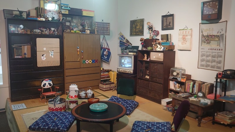 昭和にタイムスリップ!大手町のイベント「OTEMACHI タイムスリップ 2025」の再現度が高すぎるけど令和ならではの演出も…?