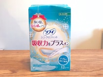 【これ便利】ナプキンにプラスして使う「ソフィ シンクロフィット」は生理中の心強い味方！ 横モレなしの鉄壁ガードになるよ