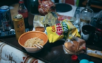 あなたのお部屋は片付いてる？お部屋が汚い人の本音を調査した結果では「部屋が汚くなったきっかけ」に 約4人に1人が危機感がないらしい