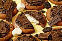 1枚1000キロカロリー超えの誘惑…♡クッキー専門店「ギルティーズ（GUILTY’S）」に韓国で話題の「スモアチョコ」が登場