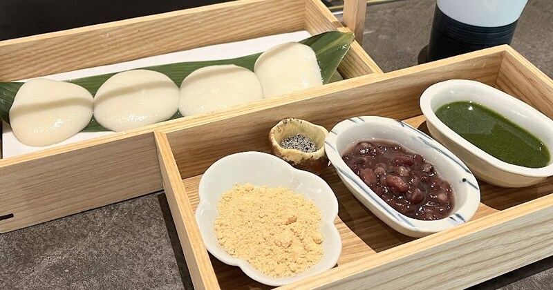 都会の真ん中で出会える、つきたての幸せ。ニュウマン高輪「茶々水 SASUI 伊藤園」でつきたて餅セットを食べてみた🍵