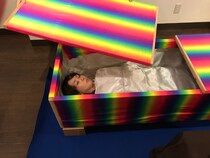 自分の人生を見つめ直すために「入棺体験」してみた / 自分のためにお経が読まれたとき悩みや煩悩は消えるのか…!?
