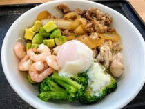 吉野家の「ライザップ牛サラダエビアボガド」を食べてみた！ この満足感で低糖質・低カロリーはスゴい!!