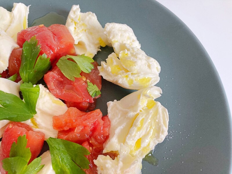 カプレーゼを作るのに3日かかります（!?）Dancyuによる「トマト缶でつくる極旨カプレーゼ！」が控えめにいって最高すぎる🍅