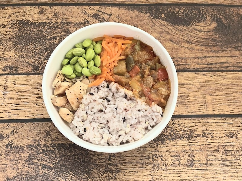 無印良品「1/3日分の野菜を使った雑穀ごはん」が現代人の救世主すぎる🥬野菜もたんぱく質も摂れるのにカロリーは…