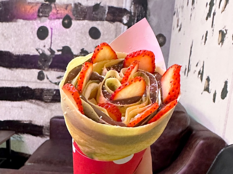 夜23時までクレープが食べられるなんて甘い誘惑すぎるんじゃ…♡大阪・本町「HACCHA BOOTH(ハッチャブース)」って知ってる?