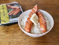 セブンプレミアム「金のウインナー」で作るやみつきバター飯が危険！炊飯器でウインナーを炊いたことがあるだろうか…【アレンジレシピ】