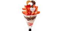 【ご自愛バレンタイン】タカノフルーツパーラーに “絵力強すぎ” な「いちごパフェ」がそろってます🍓