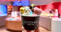 全国2店舗のゴディバでしか作れない！わがままにデコった “自分だけのゆめかわソフトクリーム” を爆誕させちゃいました🦄