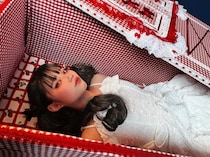 死への意識が変わるかもしれない！アート作品のような可愛い棺桶に入れる「入棺体験」が高田馬場でスタートしたよ