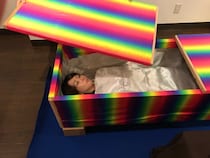 自分の人生を見つめ直すために「入棺体験」してみた / 自分のためにお経が読まれたとき悩みや煩悩は消えるのか…!?