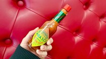 全国に2店舗しかないモスプレミアムに異端児登場！TABASCO®ハバネロソースを使ったベリーソースをかけて楽しむソフトクリームを食べてみた