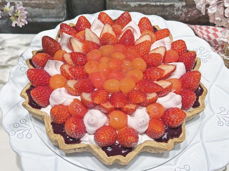 門出のお祝いにも🌸キル フェ ボン初!春の訪れを彩る「SAKURAフェア」で華やかなタルト3種&はじめてのピンクロゴショッパーが登場するよ♪