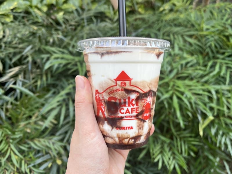 お手ごろなのですき家をカフェとして利用する人です。話題のチョコレートシェイクを飲んでみたら評判以上においしくてびっくり！