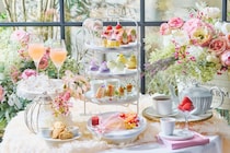 【2026春】いちごとお花でいっぱい♡春水堂やホテルニューオータニなどビジュがよすぎるアフタヌーンティー情報5選