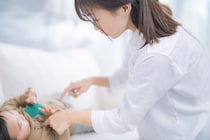 ぶっちゃけ、政府の子育て支援のことどう思う？ 出産を機にキャリアを諦める女性もまだまだ多い現状です…