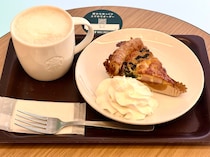 スタバ「ベーコンとほうれん草のキッシュ」はカスタムできる!? 追加するのはドリンクでも人気のあれらしいんです☁️