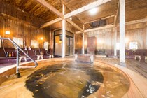 【素朴な疑問】視力の悪い人は銭湯や温泉に入るとき、どうしてるの？ メガネをかけて入る？