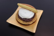 ファミマ × 榮太樓總本鋪のスプーンで食べる「生どら焼き」が本格的！ あんこもクリームも黒蜜も超こだわってます