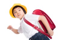全国の子どもたち1100名が選ぶ「大人になったらなりたいもの」ランキングを発表♪ 女の子の1位は19年連続であの職業だよ！