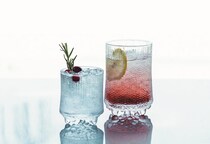 イッタラ（iittala）のカフェがメッツァビレッジに期間限定で登場！ 氷をイメージしたグラスなど人気の器で食事が楽しめます♪