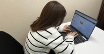 デスクワークで頑張る人に知ってほしい3つのこと/ 姿勢が悪くて肩こり・腰痛に悩む人は「お尻の穴を下に向けて座る」べし